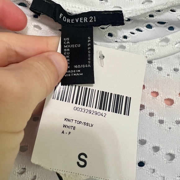 Forever21 NWT Scalloped Trim White Short Sleeve Top - Small - Picture 7 of 8